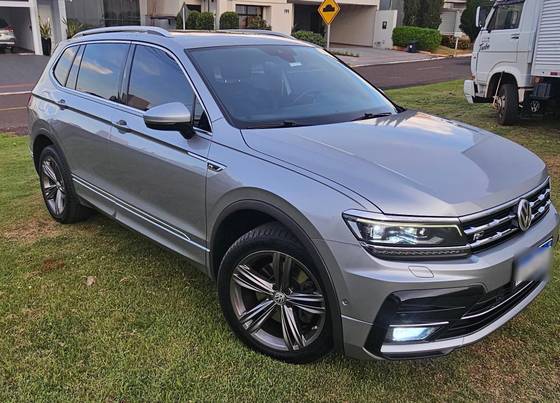 VOLKSWAGEN TIGUAN 2.0 350 TSI GASOLINA ALLSPACE R-LINE 4MOTION DSG VOLKSWAGEN TIGUAN 2.0 350 TSI GASOLINA ALLSPACE R-LINE 4MOTION DSG